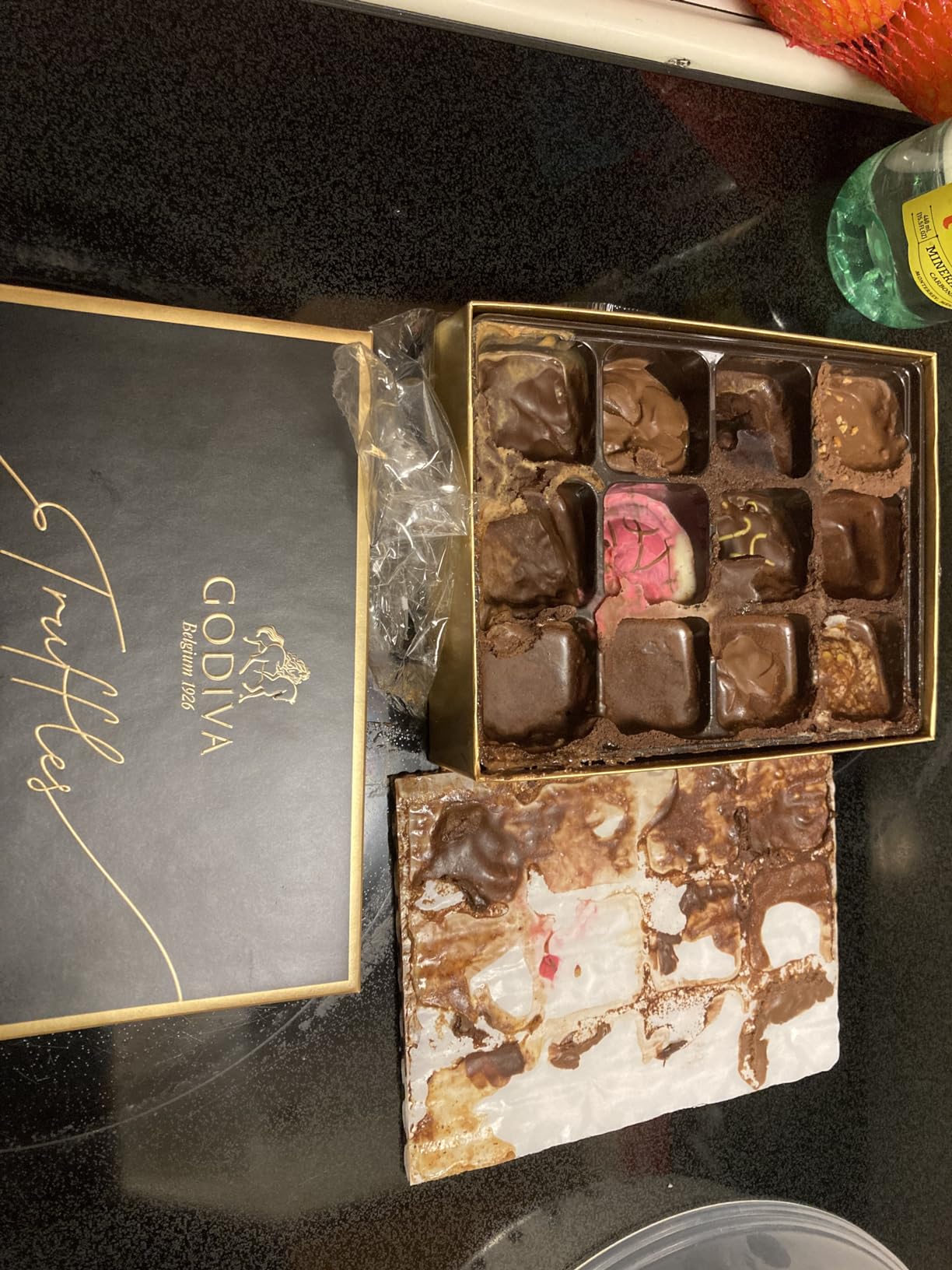 Godiva Signature Truffles Limited Edition Gift Box, Belgian Dark & Milk Chocolates with Ganache Centers, 15 Pc customer photo 2