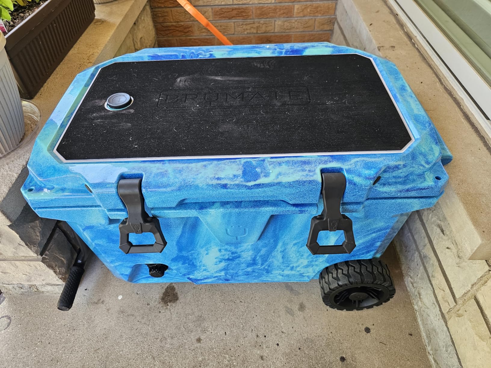 BruMate BruTank Hard Cooler with Built-in Drink Tank & Tap | 5+ Day Ice Retention customer photo 1