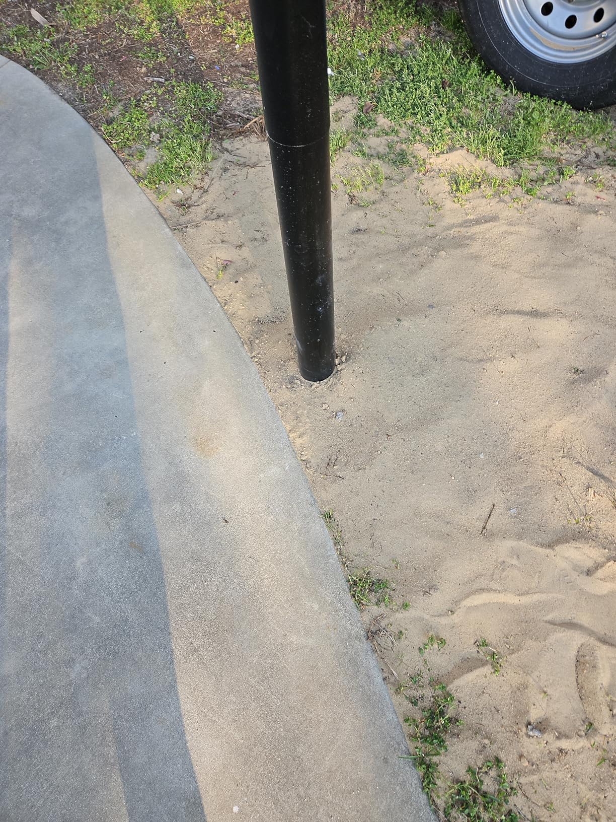 Lifetime 1084 Height Adjustable In Ground Basketball System, 50 Inch Shatterproof Backboard customer photo 1