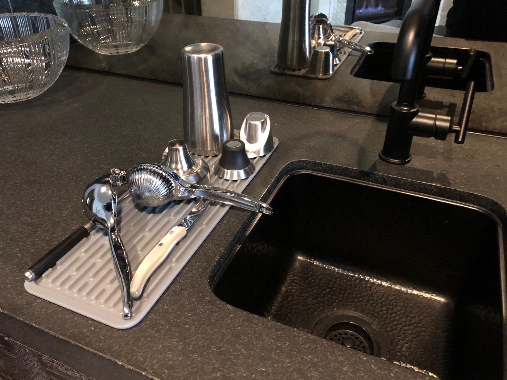 OXO 1372100 Good Grips Silicone Stemware Drying Mat, Gray customer photo 2