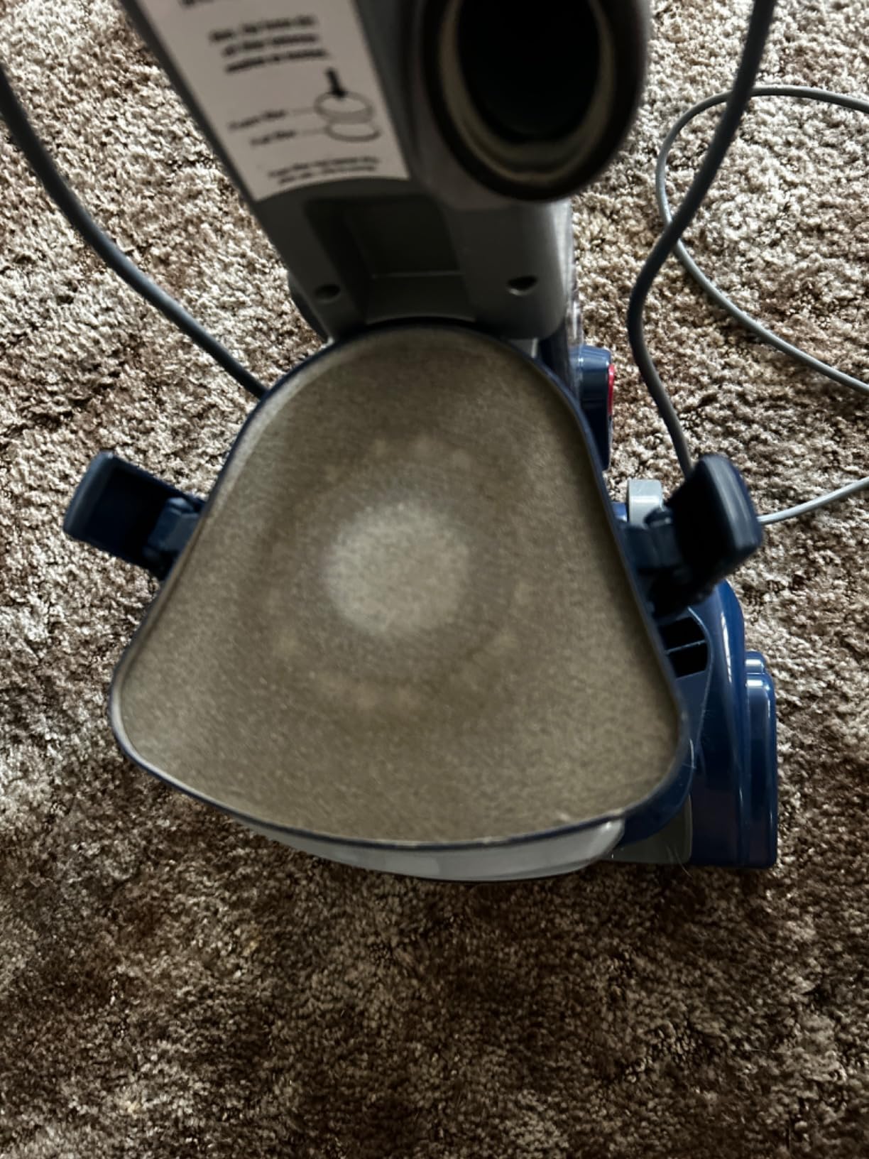 Shark Upright Vacuum Cleaner | Navigator Lift-Away Deluxe | Pet Hair, Carpet & Hard Floor Cleaning | NV360 customer photo 2