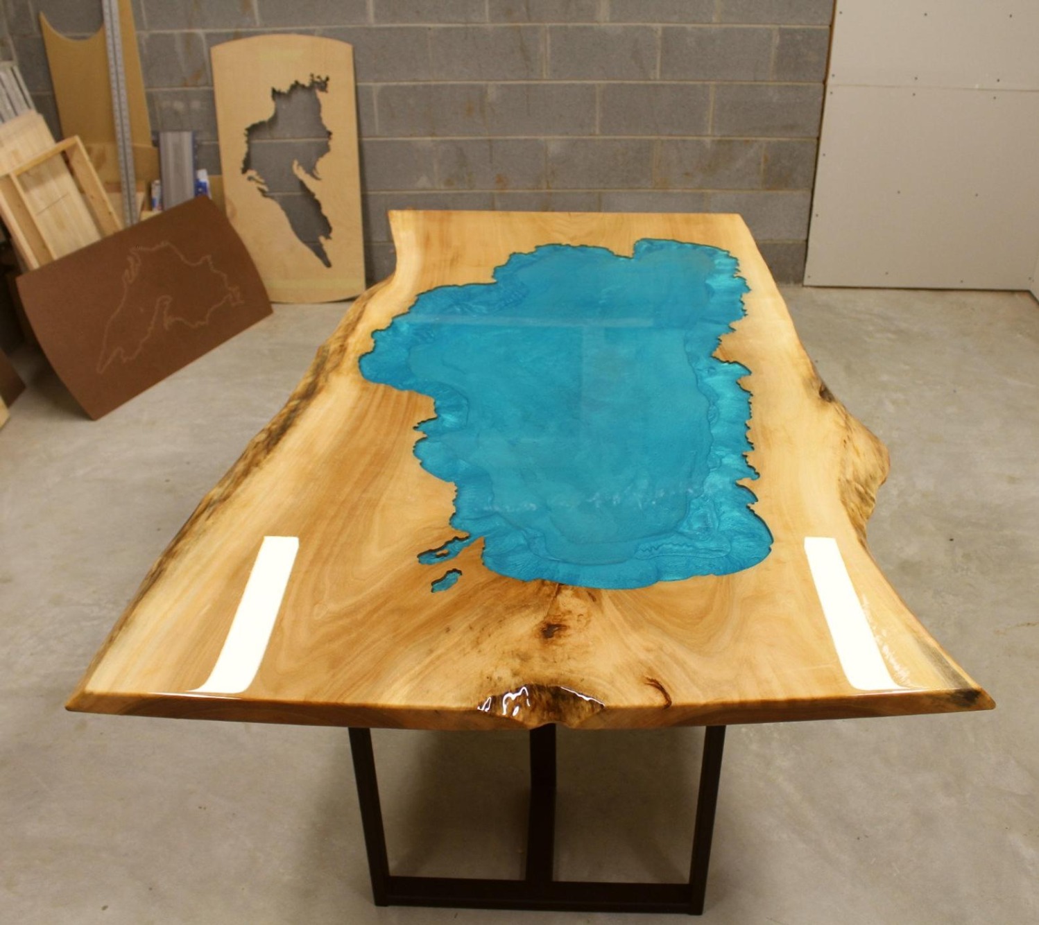EPOXY Resin Crystal Clear 1 Gallon Kit | 1:1 Resin and Hardener for Super Gloss Coating | for Bars, Outdoor Table Top, Countertop, Art | Safe for Use on Wood, Metal, Stone, Plastic, Marine Sealer customer photo 2