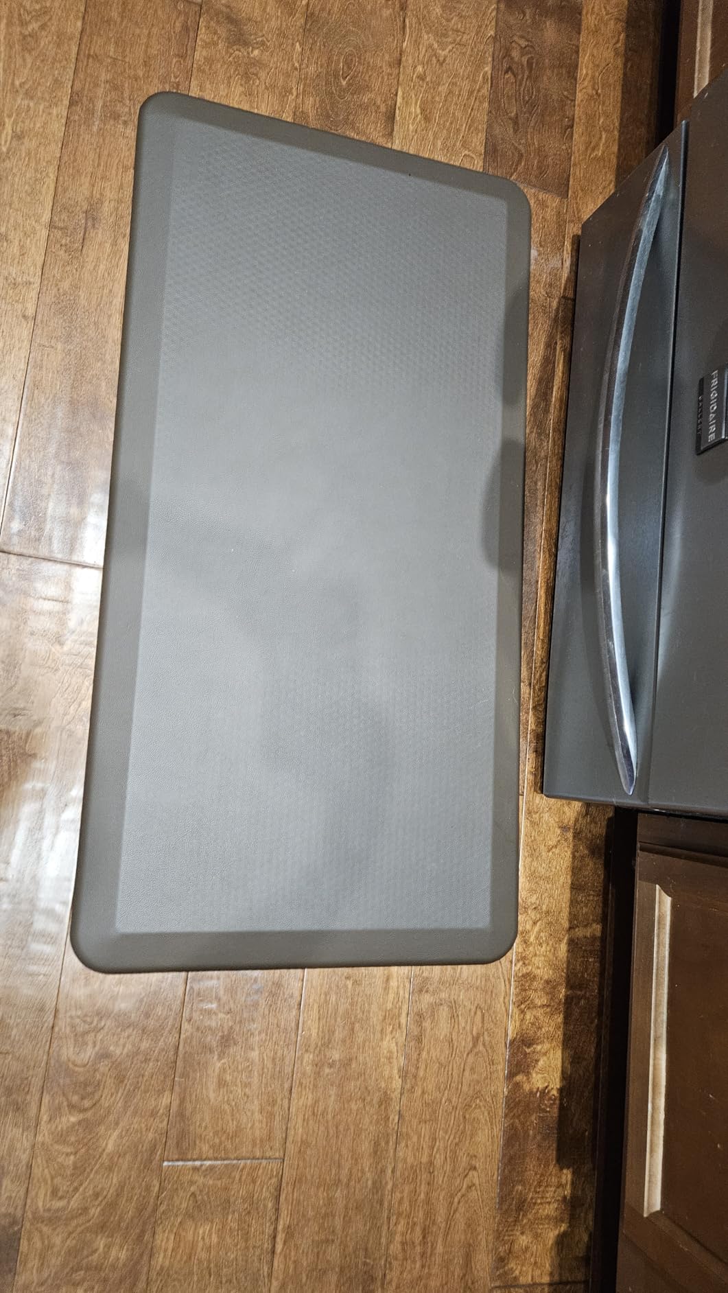 GORILLA GRIP Comfortable Cushioned Kitchen Mats for Floor, 3/4 Inch Thick Ergonomic Standing Desk Anti Fatigue Mat, Waterproof and Stain Resistant Pebbled Top, Supportive Padded Foam Rug, 20x32, Black customer photo 2