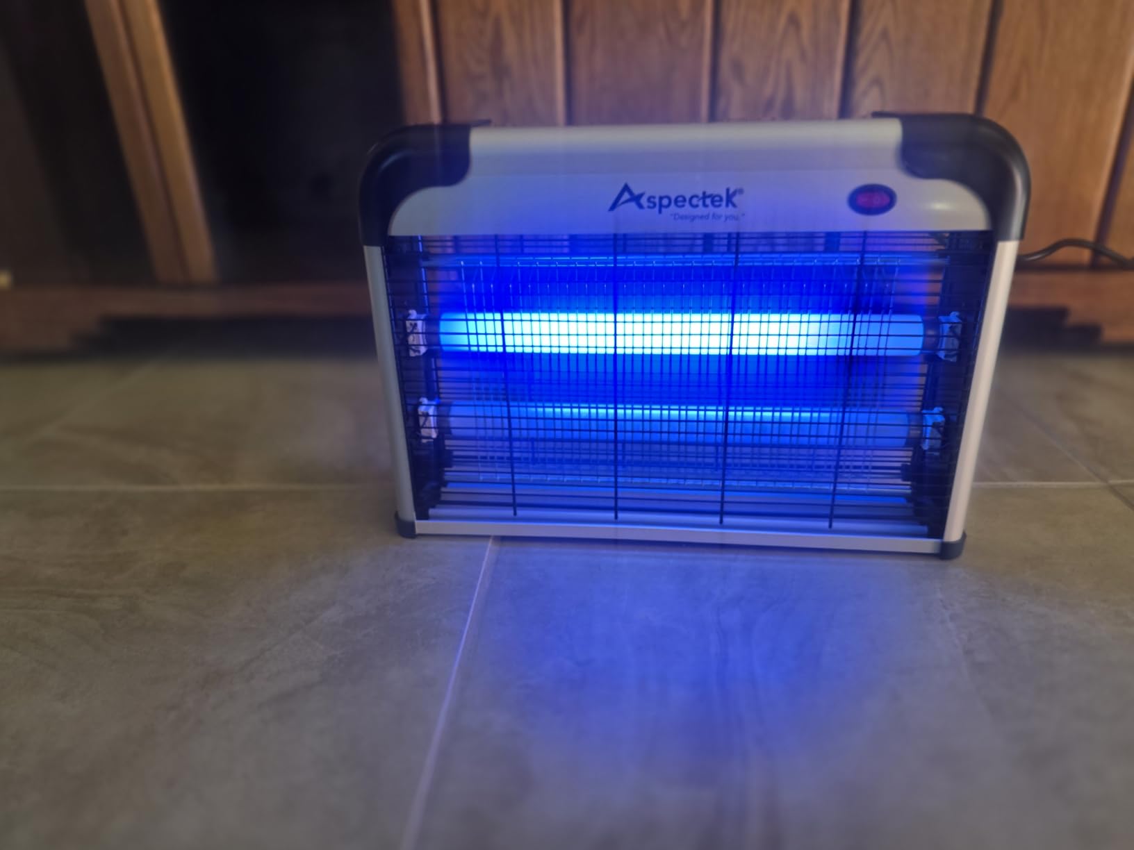 ASPECTEK Electric Bug Zapper, 20W UV Bulbs with 2800V Grid for Fly, Mosquito, Gnat and Moth Control, Indoor and Covered Outdoor Use for Home, Garage, Patio and Farm, Includes 2 Replacement Bulbs customer photo 1