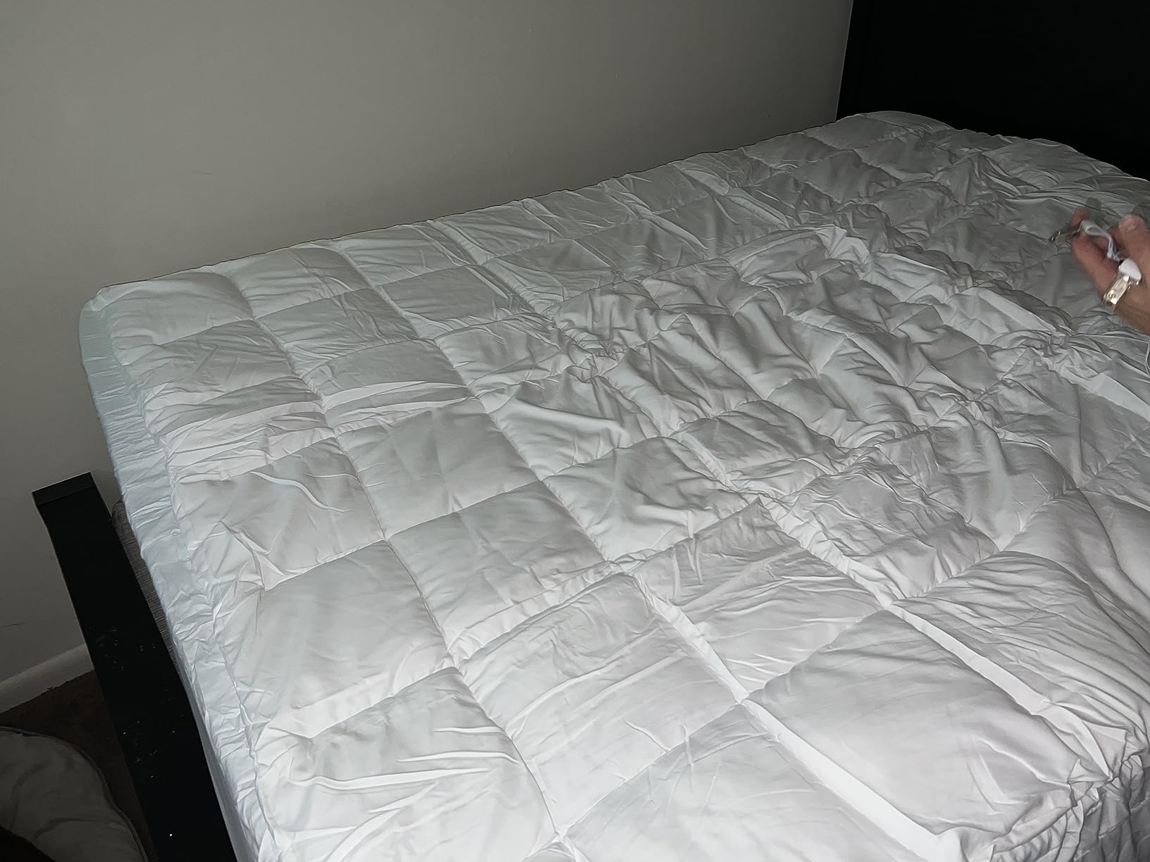 Sleep Innovations Dual Layer 4 Inch Memory Foam Mattress Topper, Queen Size, Ultra Soft Support, 3 Inch Cooling Gel Memory Foam Plus 1 Inch Fluffy Pillow Top Cover customer photo 2