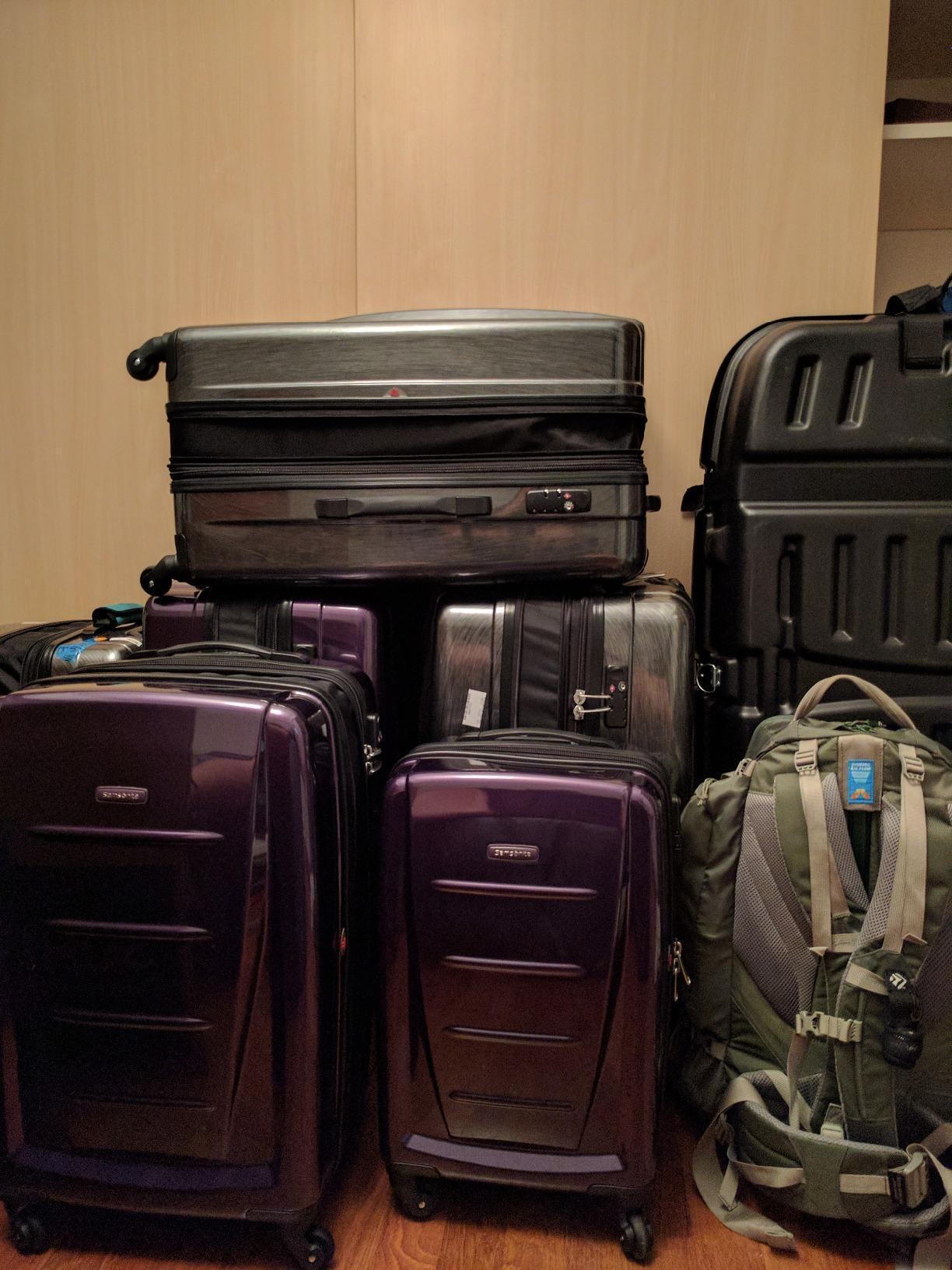 Samsonite Winfield 2 - 20-Inch Hardside Luggage with 360° Spinner Wheels, TSA Lock, Airline Approved - Brushed Anthracite customer photo 2