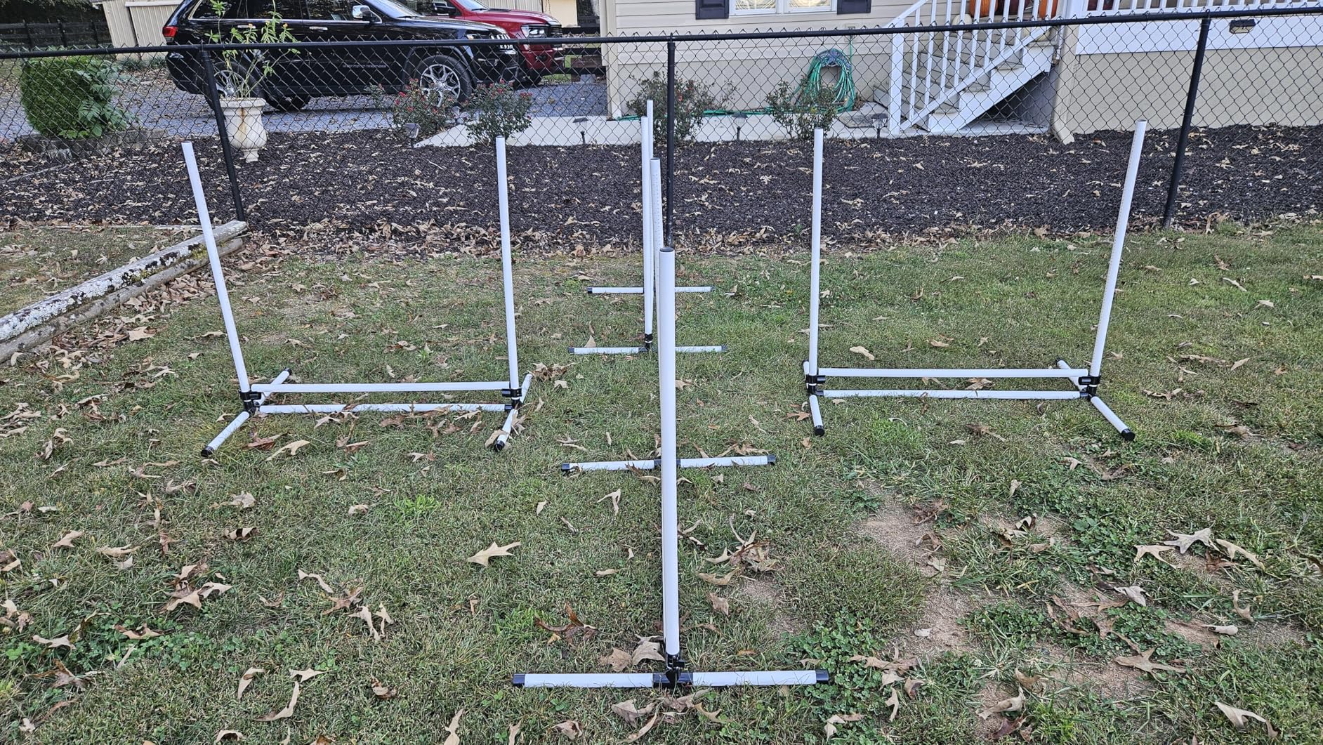 PawHut 4 Piece Dog Agility Training Equipment for Dog Agility Course with Adjustable Height Jump Bars, Included Carry Bag, & Displacing Top Bar, White customer photo 1
