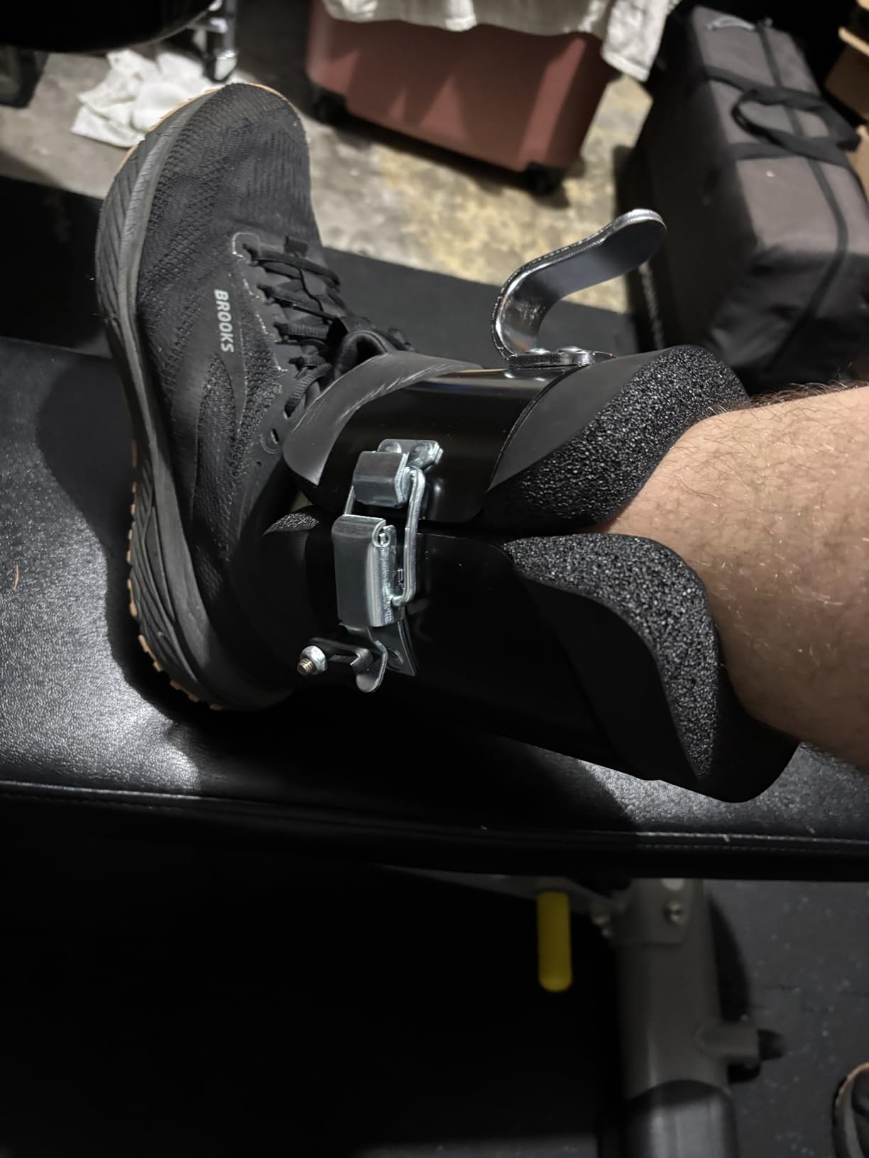 Sutekus Anti Gravity Inversion Boots - For Ab Crunch, Abdominal Sit Up, Hooks Bar Therapy, Core Gym Fitness Exerciser customer photo 2
