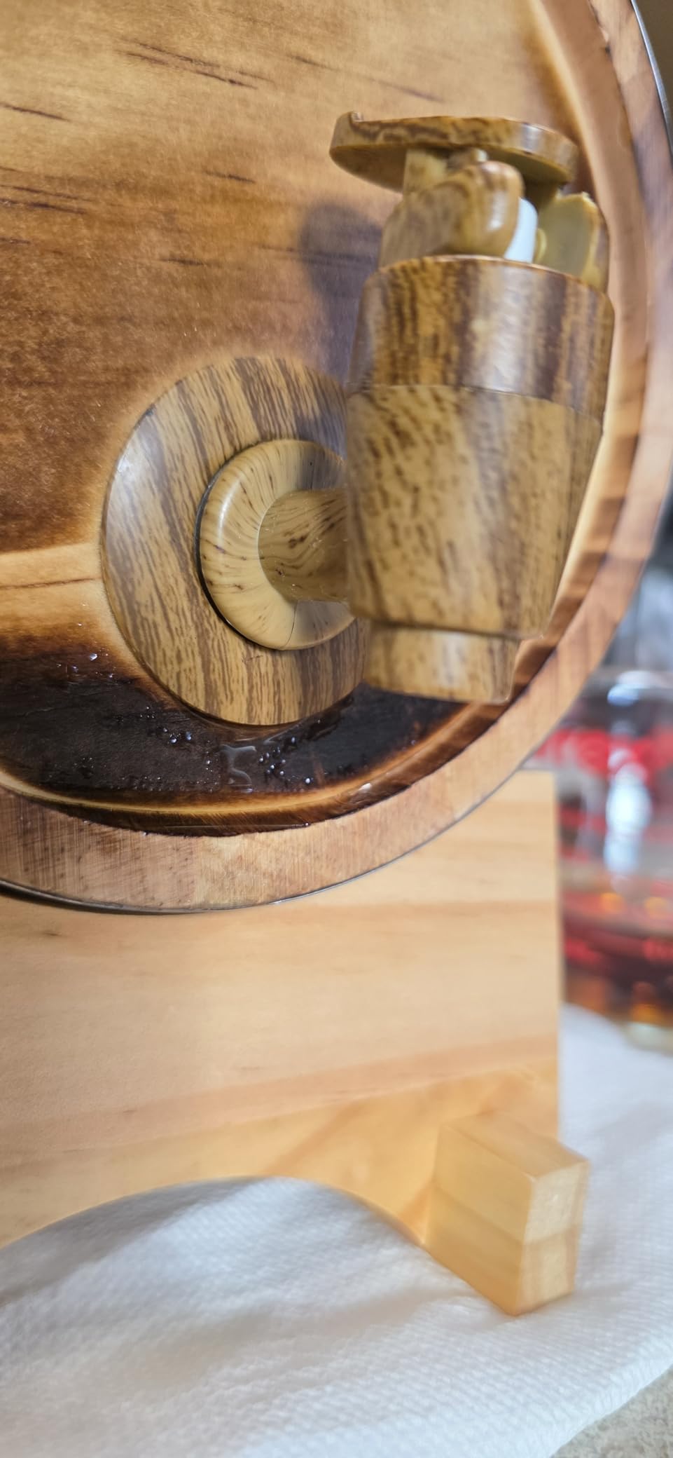 1.5L Oak Aging Barrels Whiskey Barrel Dispenser Home Wine Bucket Whiskey Barrel for Wine, Spirits, Beer, and Liquor Light Yellow (with baked oak chips) customer photo 1