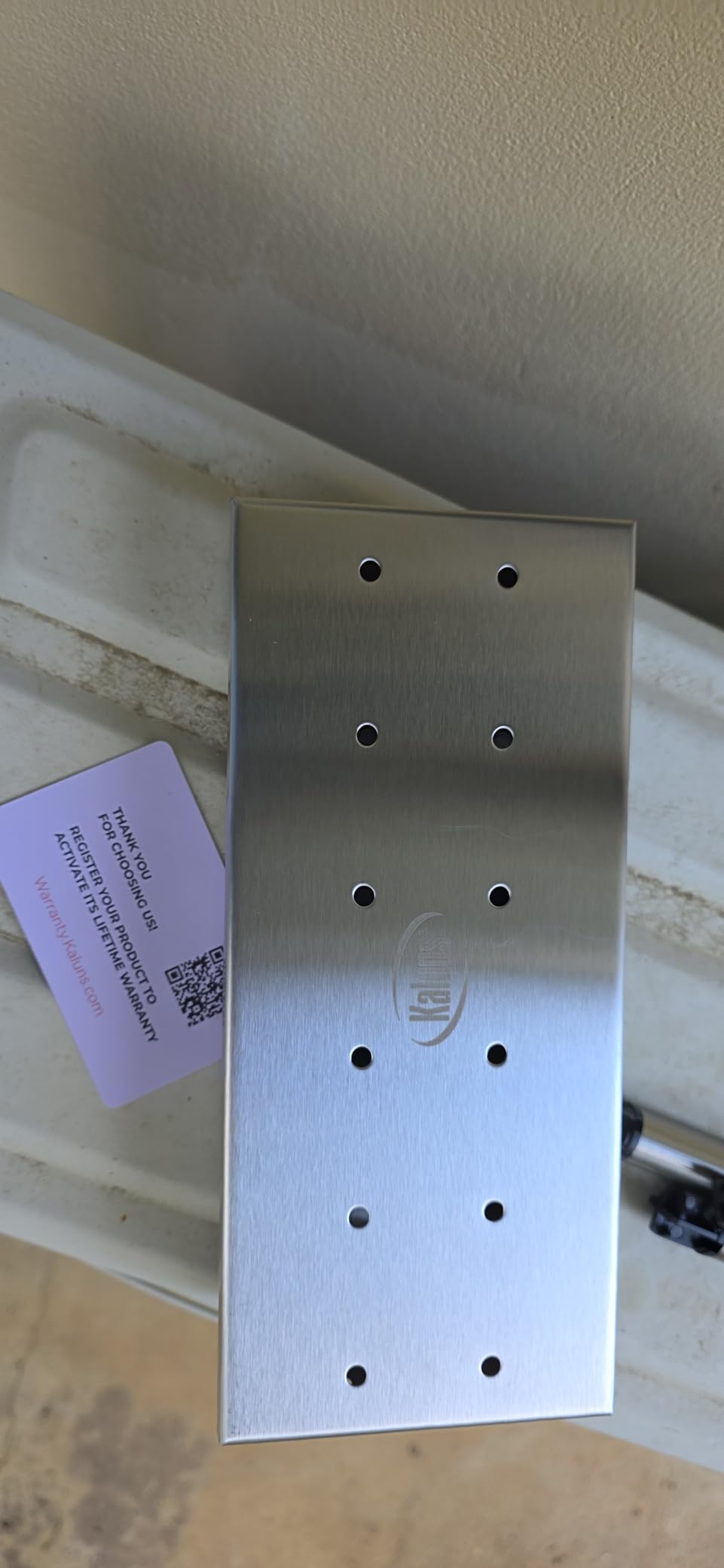 Kaluns Universal Stainless Steel Smoker Box, Gas or Charcoal Grill Smoke Box, Works with Wood Chips, add Delicious Smoked Flavor, Hinged Lid,Warp Free Grill Accessories customer photo 1