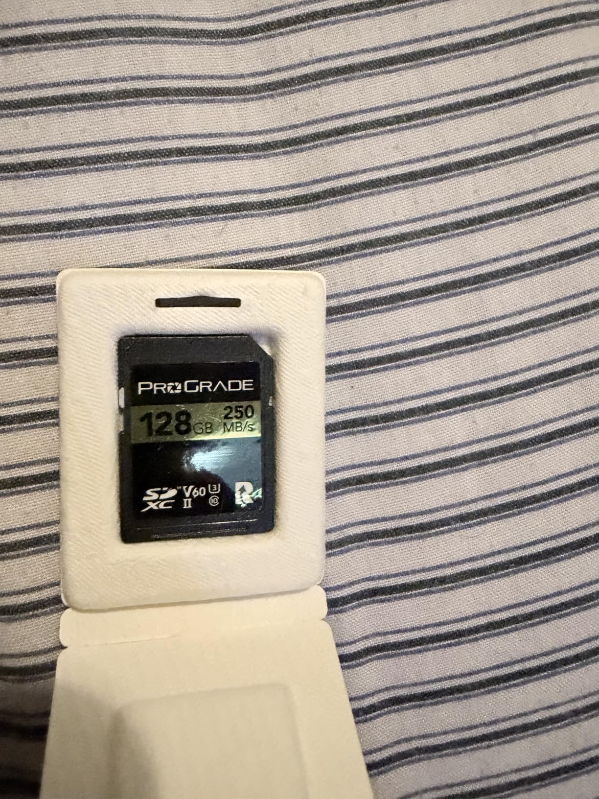 Prograde Digital 128GB SD UHS-II V60 - Up to 250MB/s Read 130MB/s Write customer photo 1
