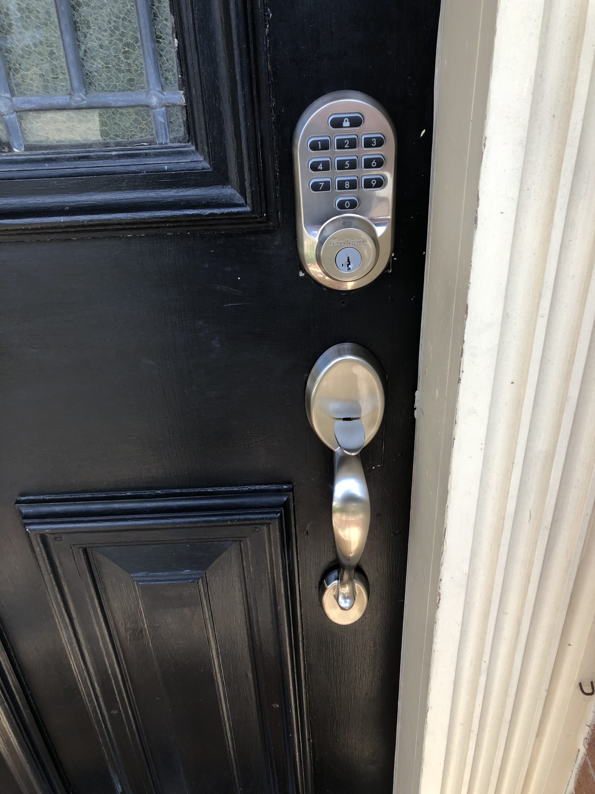 Kwikset Halo Wi-Fi Smart Lock, Keyless Entry Door Deadbolt, Geofence Auto-Unlock, Grade AAA Certified, No Hub Required Easy Install, Satin Nickel Lifetime Finish Warranty, Backlit Keypad customer photo 1