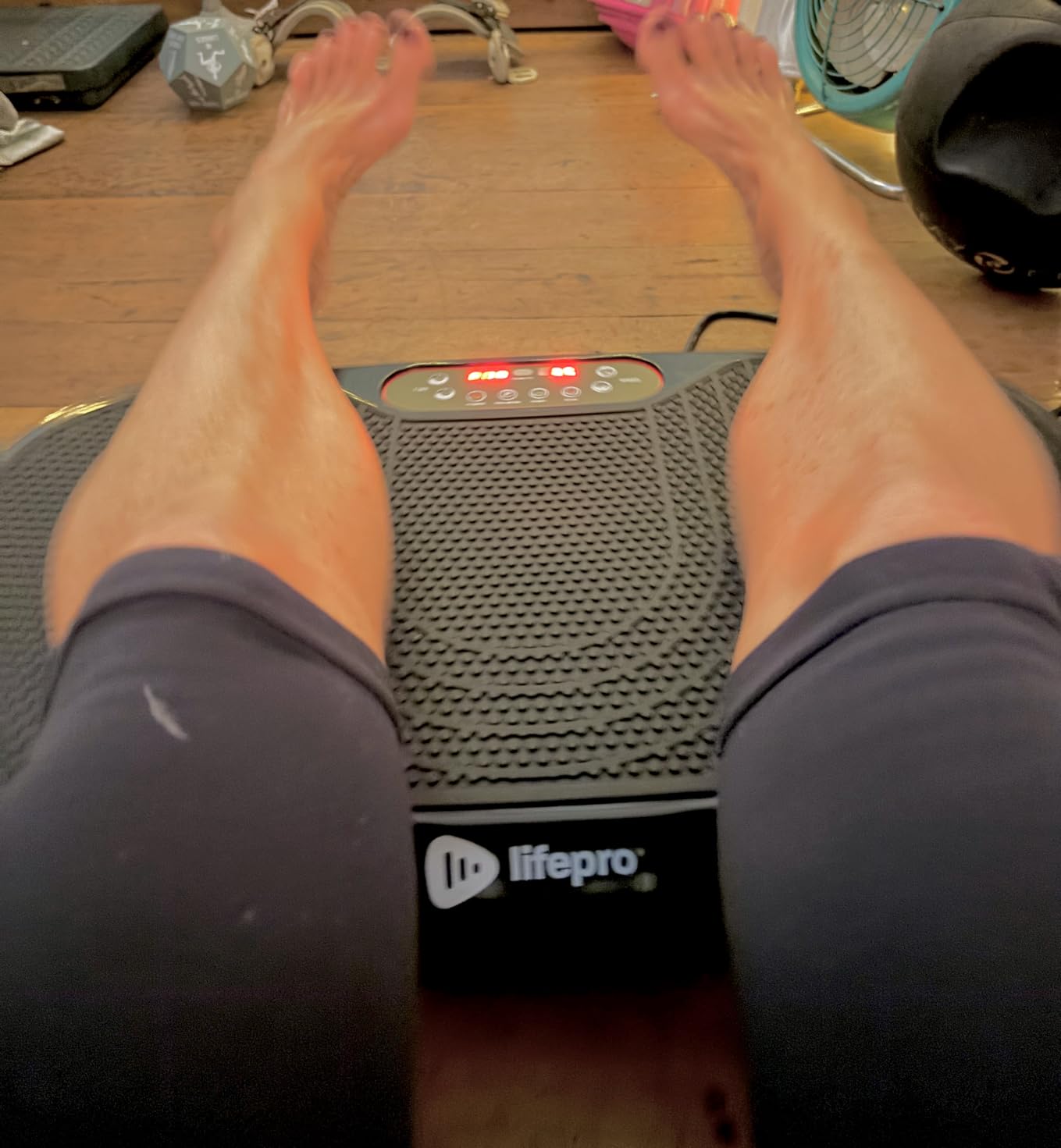 Lifepro Waver Mini Vibration Plate Exercise Machine with Remote & Bands - Compact Whole Body Vibrating Plate, 99 Speed Levels & 10 Presets customer photo 1