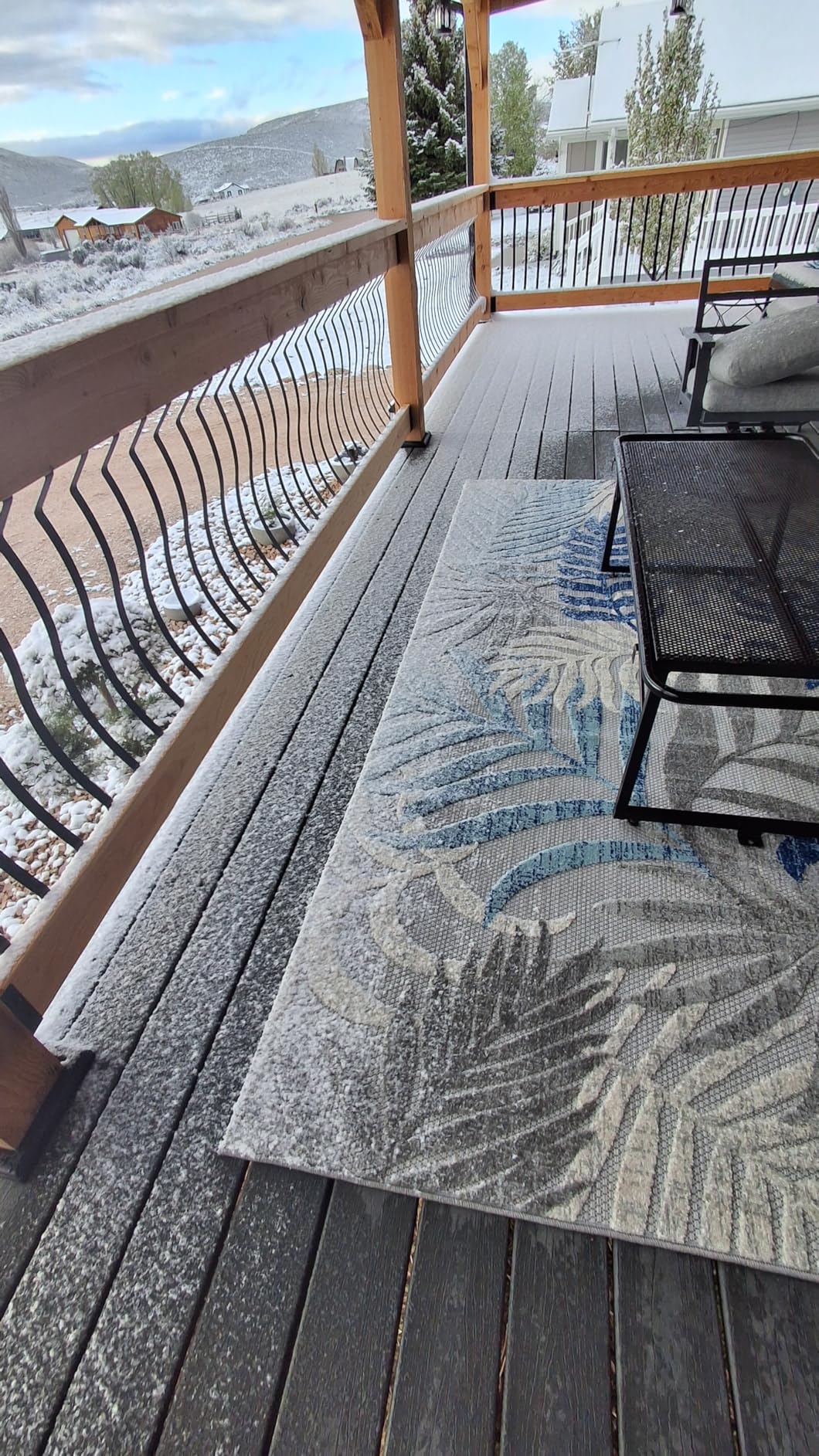 JONATHAN Y Tropics Palm Leaves Indoor Outdoor Area Rug 8X10 Gray/Blue, Boho for Backyard, Patio, Porch, Easy-Cleaning, High Traffic, Pet-Friendly, Non-Shedding (AMC100A-8) customer photo 1