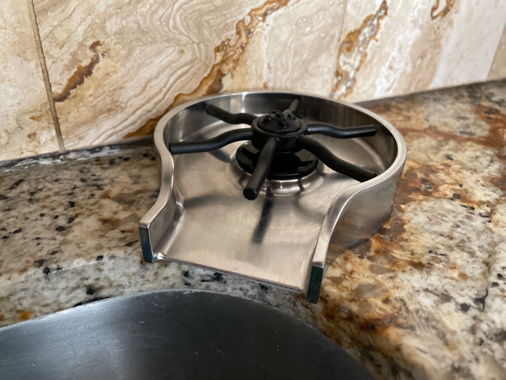 Delta Brushed Gold Metal Glass Rinser for Kitchen Sink, Cup Washer for Sink, Bottle Washer, Champagne Bronze GR250-CZ customer photo 2