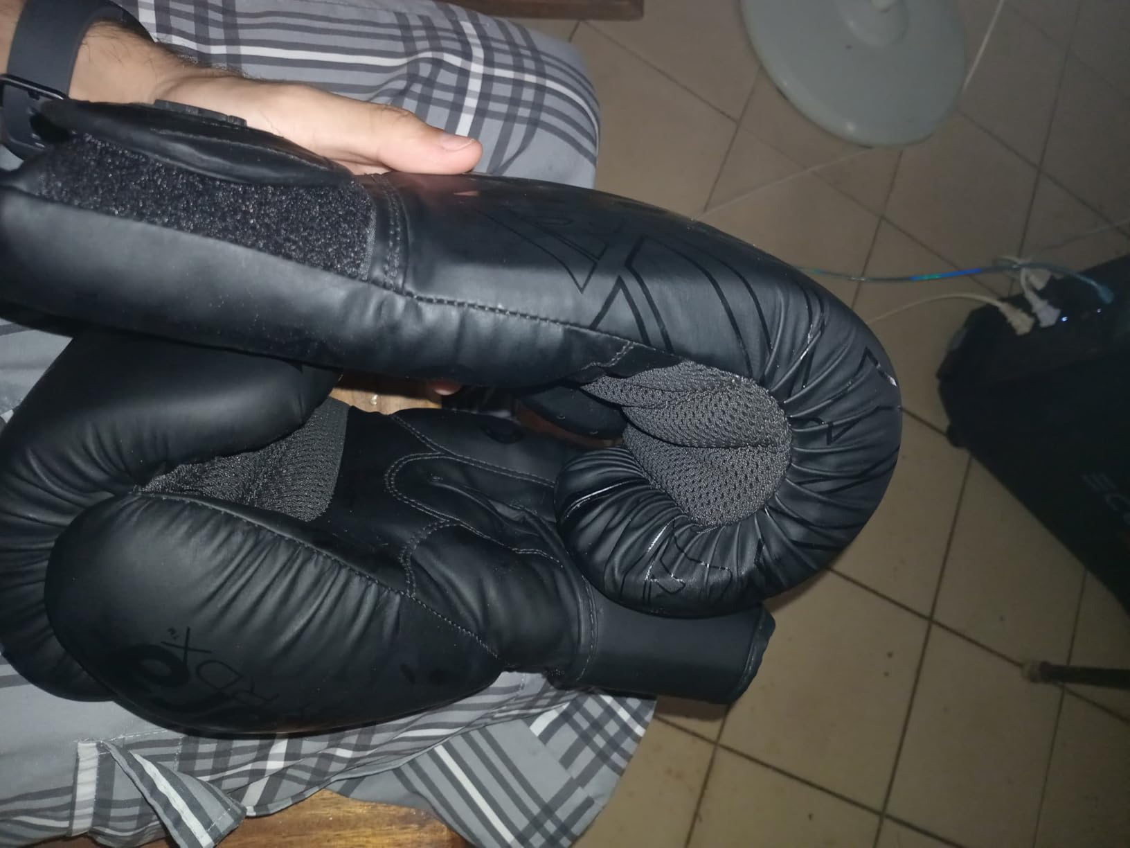 RDX Boxing Gloves, Pro Training Sparring, Maya Hide Leather, Muay Thai MMA Kickboxing, Men Women Adult, Heavy Punching Bag Focus Mitts Pads Workout, Ventilated Palm, Multi Layered, 8 10 12 14 16 18 Oz customer photo 2