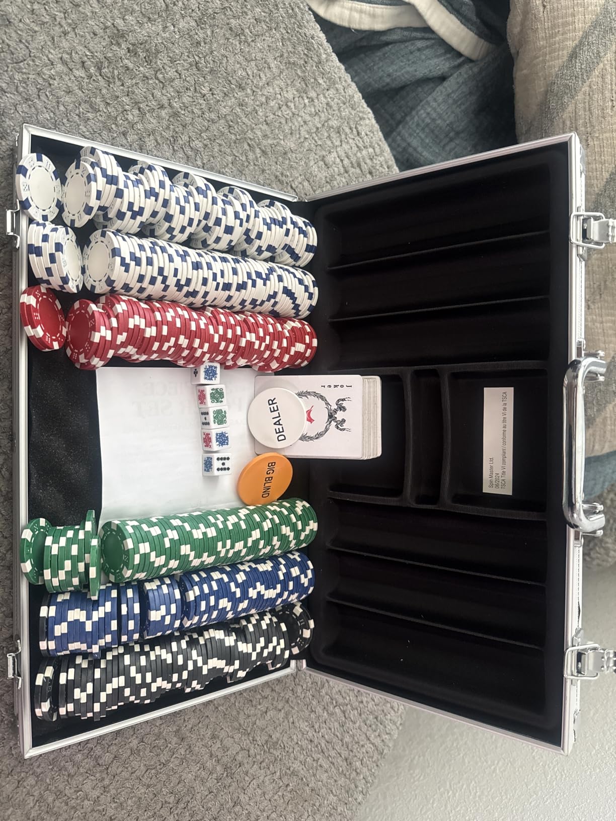 Spin Master Games, Cardinal Classics, 300-Piece Poker Set with Aluminum Carrying Case & Professional Weight Chips & Poker Dice customer photo 1