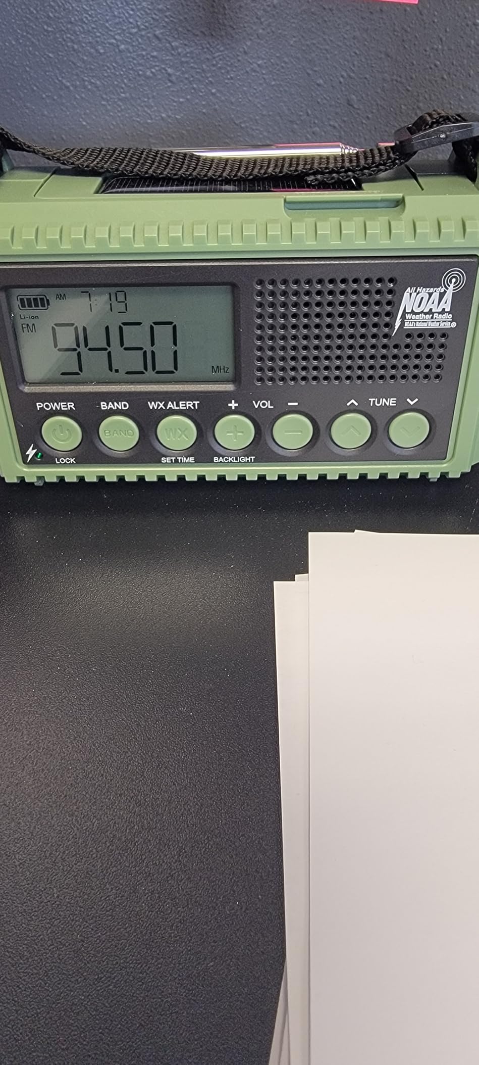 Raynic Emergency Radio, 5000mAh/18500mWh Weather Radio, Solar Hand Crank Radio with AM/FM/SW/NOAA Alert, Cell Phone Charger, Headphone Jack, Flashlight and SOS Siren customer photo 2