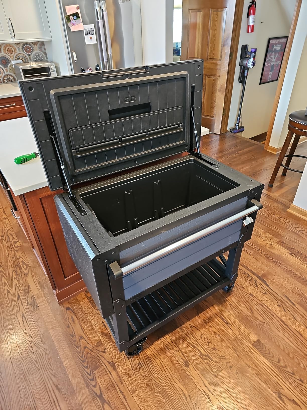 Keter 89.8 Qt Portable Outdoor Patio Cooling Chest, Ice Chest Beverage Party Bar Cart Table with Swivel Wheels, Shelves, and Bottle Opener, Graphite customer photo 1