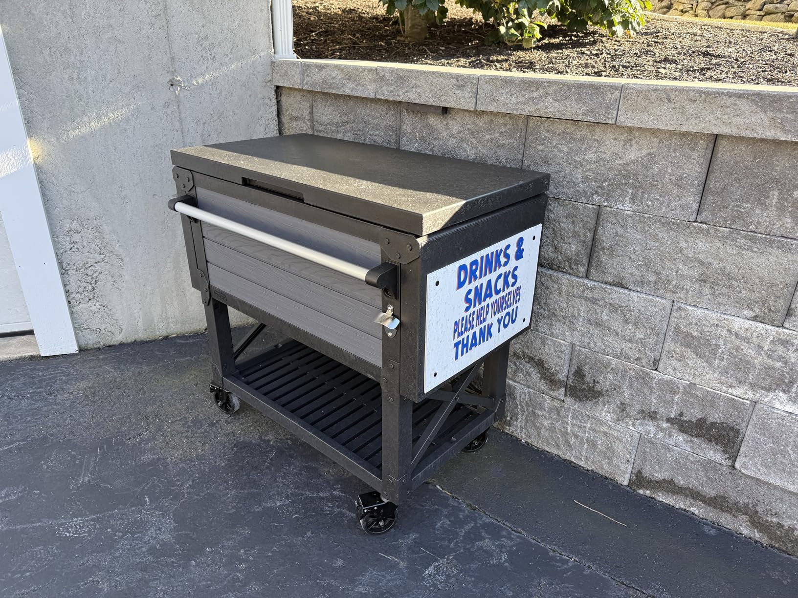 Keter 89.8 Qt Portable Outdoor Patio Cooling Chest, Ice Chest Beverage Party Bar Cart Table with Swivel Wheels, Shelves, and Bottle Opener, Graphite customer photo 2