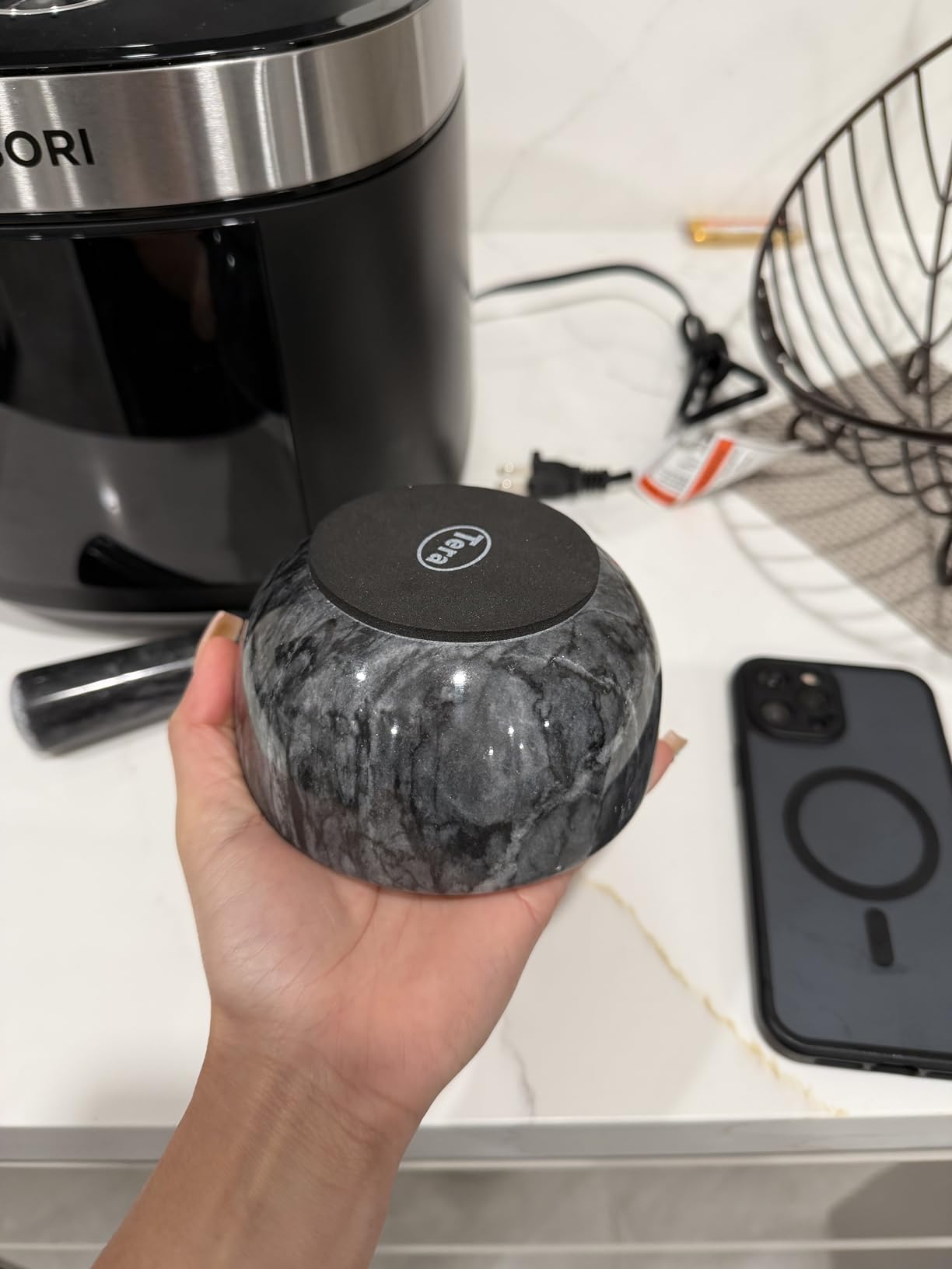 Tera Marble Mortar and Pestle Set Large Solid Stone Grinder Spice Herb Grinder Pill Crusher (Black, Diameter 5.5