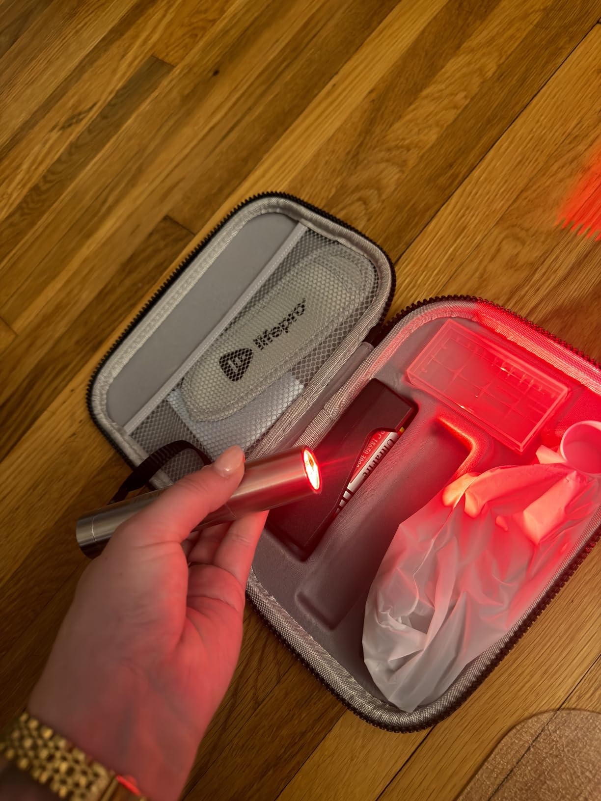 LifePro Near Infrared Red Light Therapy for Body Joints & Muscles Wellness Support, Lumicure Portable Red Light Therapy Torch with 630nm, 660nm, 850nm LEDs customer photo 2