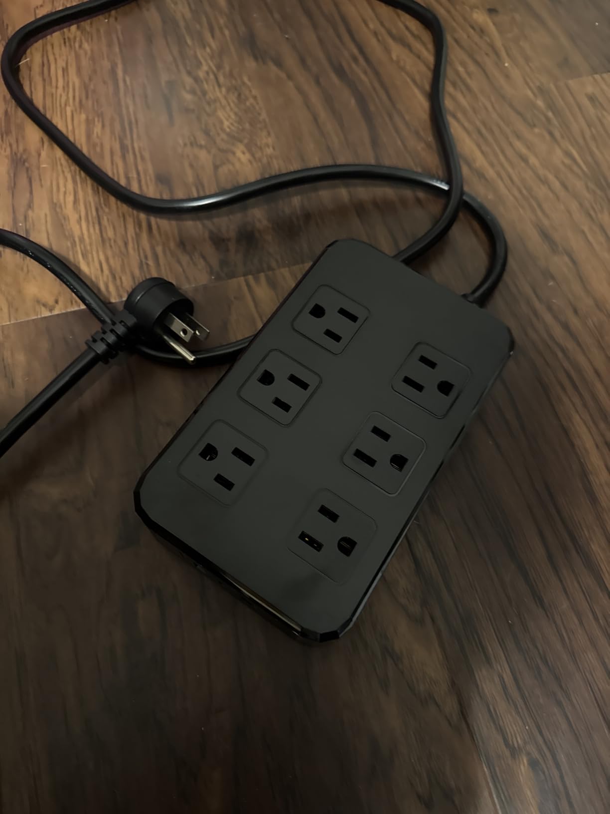 IPX6 Outdoor Power Strip Weatherproof, Waterproof Surge Protector with 6 Wide Outlet with 3 USB Ports, 6FT Long Extension Cord, Wall Mountable for Outside Decorations and More UL Listed(Black) customer photo 1