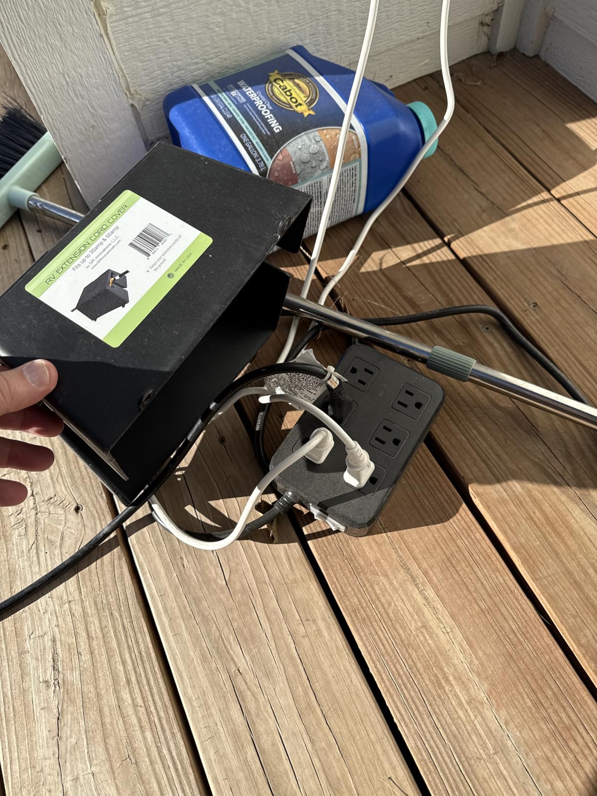 IPX6 Outdoor Power Strip Weatherproof, Waterproof Surge Protector with 6 Wide Outlet with 3 USB Ports, 6FT Long Extension Cord, Wall Mountable for Outside Decorations and More UL Listed(Black) customer photo 2