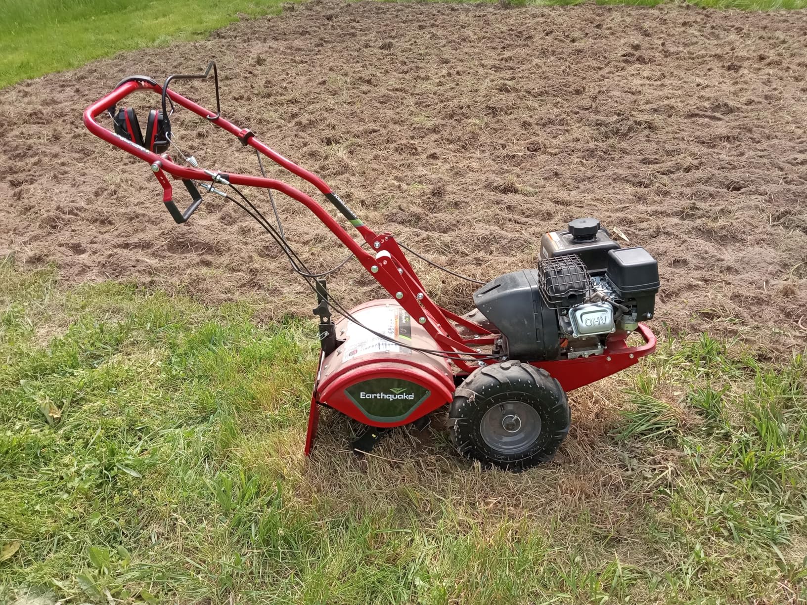 EARTHQUAKE Victory Rear Tine Tiller, Powerful 209cc 4-Cycle Viper Engine, Rugged Bronze Gear Transmission, Counter-Rotating Tines, Instant Reverse customer photo 1