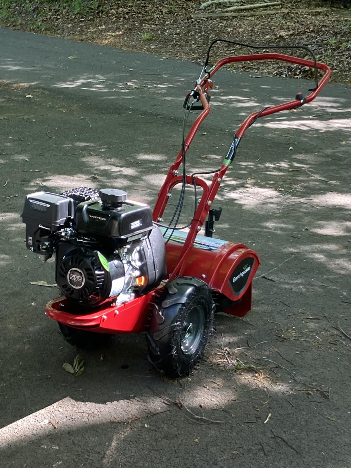 EARTHQUAKE Victory Rear Tine Tiller, Powerful 209cc 4-Cycle Viper Engine, Rugged Bronze Gear Transmission, Counter-Rotating Tines, Instant Reverse customer photo 2