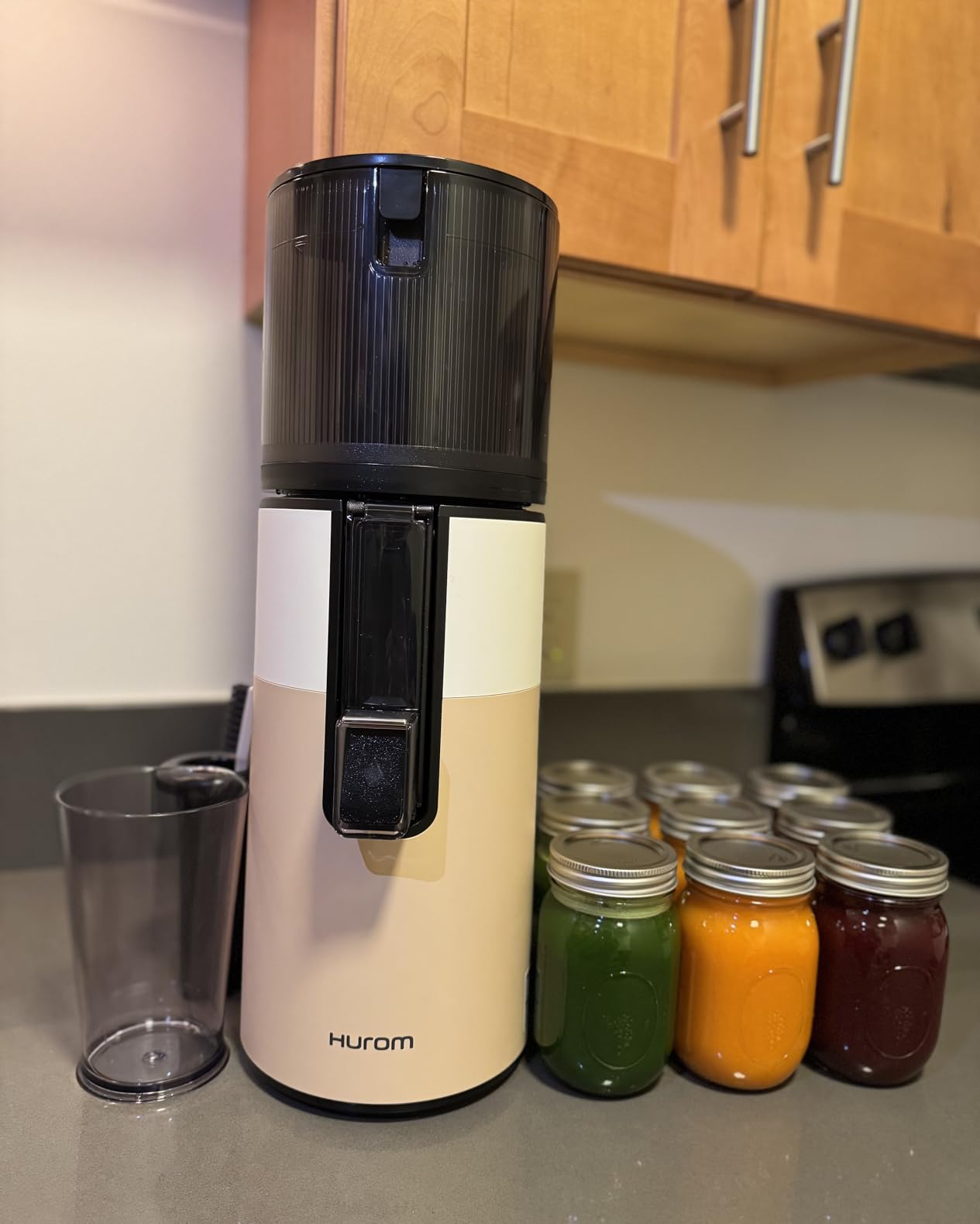 Hurom H400 Cold Press Juicer Machine, Award Winning Masticating Slow Juicer, Easy to Clean, Strainer & Hands Free with Self Feeding, Wide Mouth Hopper, Easy Assembly (White) customer photo 1