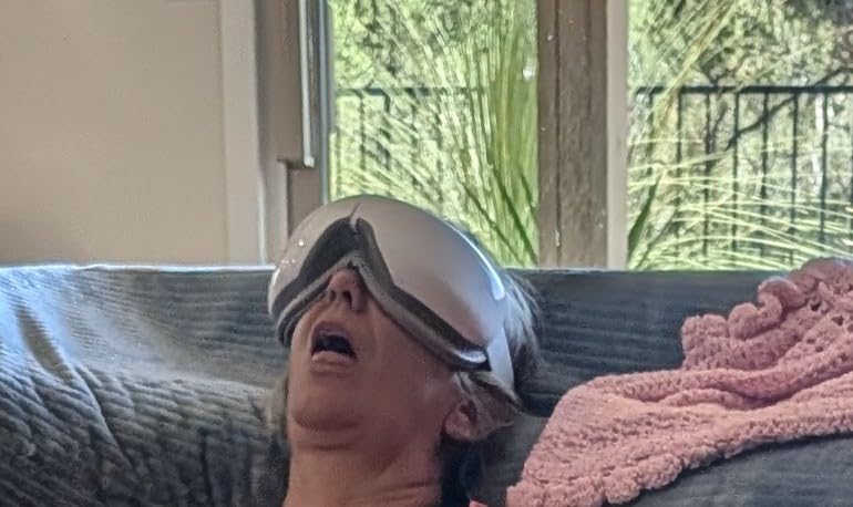 RENPHO Eyeris Smart Eye Massager with App Control, Eye Mask with Heat for Head Tension Dry Eyes, Wireless Music customer photo 1