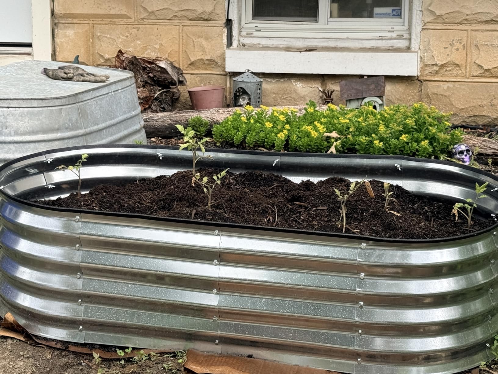 Utopia Home Galvanized Raised Garden Bed Kit 4x2x1ft, Planter Box Raised Garden Beds Outdoor, Easy Assembly Metal Raised Bed for Gardening Vegetables, Fruits, Flowers - Silver customer photo 2