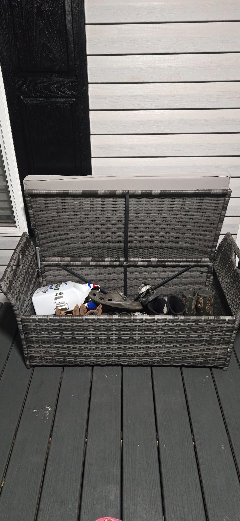 VINGLI 40 Gallon Outdoor Storage Bench with Cushion, Rattan Storage Box, Patio Wicker Deck Box with Seat for Garden | Balcony | Porch | Pool | Yard (Grey Frame + Light Grey Cushion) customer photo 2