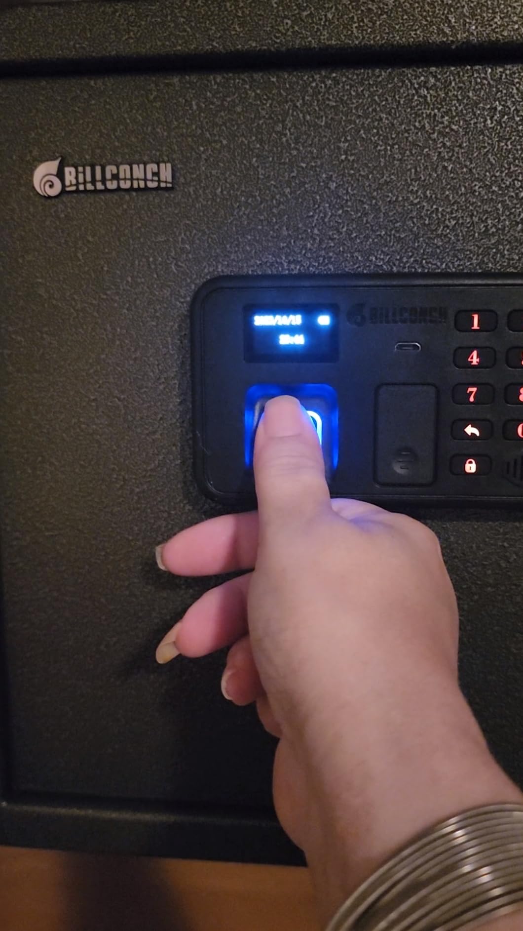 Billconch Smart Gun Safe for Multiple Pistols - Automatic Lock Safe Box with LCD Display/Voice Guide, Quick Access Unlock with Fingerprint/Keypad/Key/App, Biometric Handgun Safe for Money Valuables customer photo 2