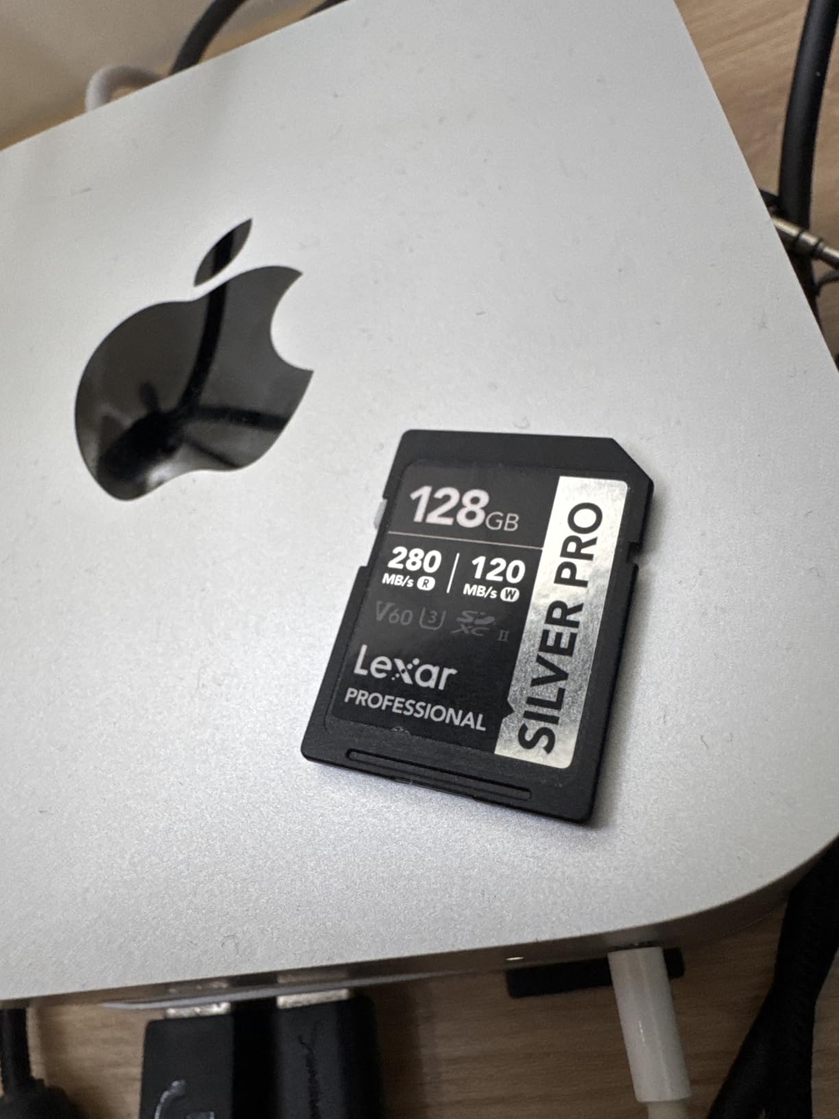 Lexar 128GB Professional SILVER PRO SD Card UHS-II C10 U3 V60 Up To 280MB/s Read customer photo 1