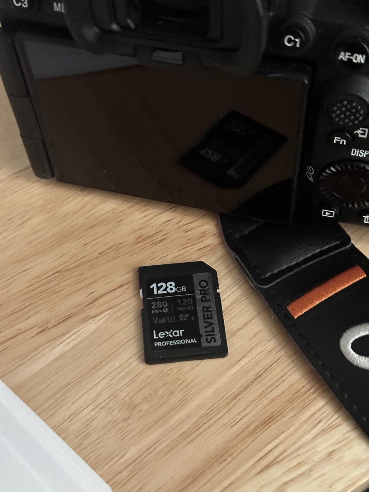 Lexar 128GB Professional SILVER PRO SD Card UHS-II C10 U3 V60 Up To 280MB/s Read customer photo 2