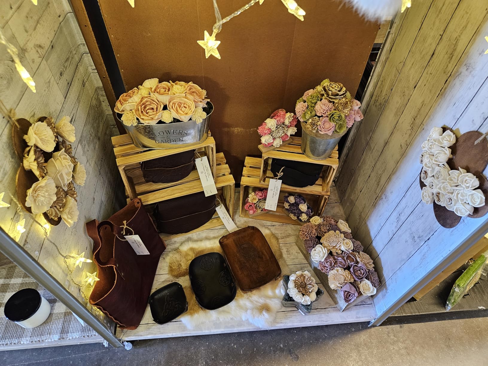 Soaoo 5 Pcs Decorative Nesting Wooden Crates for Storage Display 5 Size Large Small Rustic Wood Decorative Storage Crates with Handle Farmhouse Crate Box Container Made from Pine (Classic Color) customer photo 1