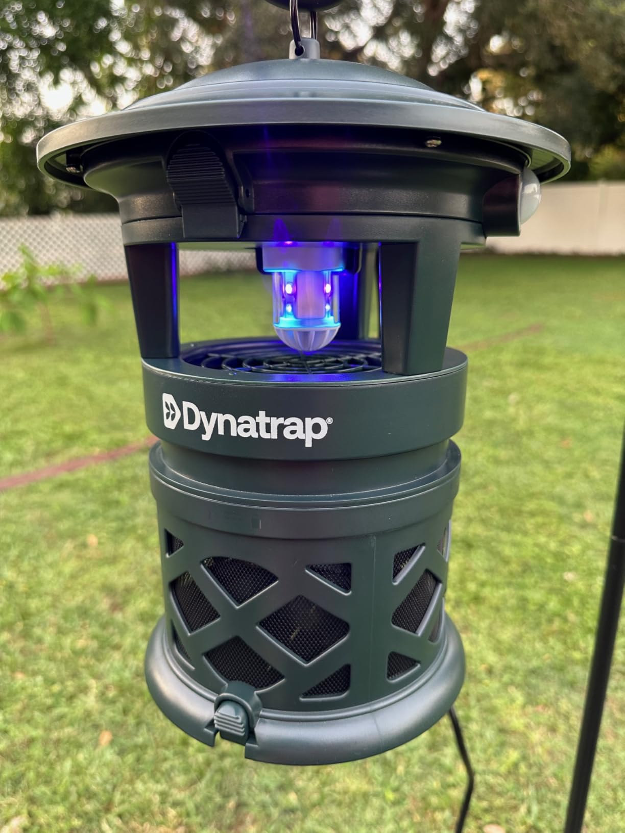 Dynatrap DT1130SR 1/2 Acre Mosquito & Flying Insect Outdoor Trap and Killer - Kills Mosquitoes, Flies, Wasps, Gnats, & Other Flying Insects - Bug Zapper Alternative - Black customer photo 2