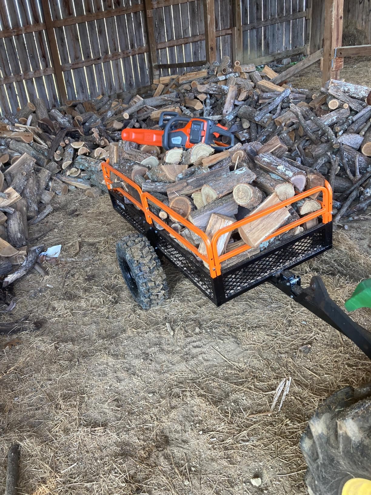 Husqvarna Power Axe 225i Battery Operated Chainsaw, 14-Inch Electric Chainsaw with 4 Ah Battery and Charger Included, 970547511 customer photo 1