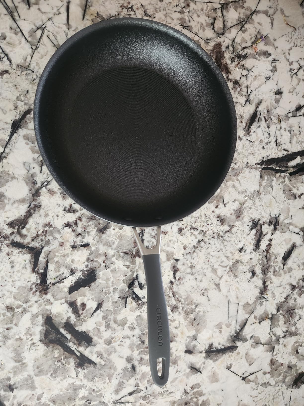Circulon A1 Series w/ScratchDefense Nonstick Induction Wok with Lid, 14-Inch, Wok Pan with Lid, Graphite customer photo 1