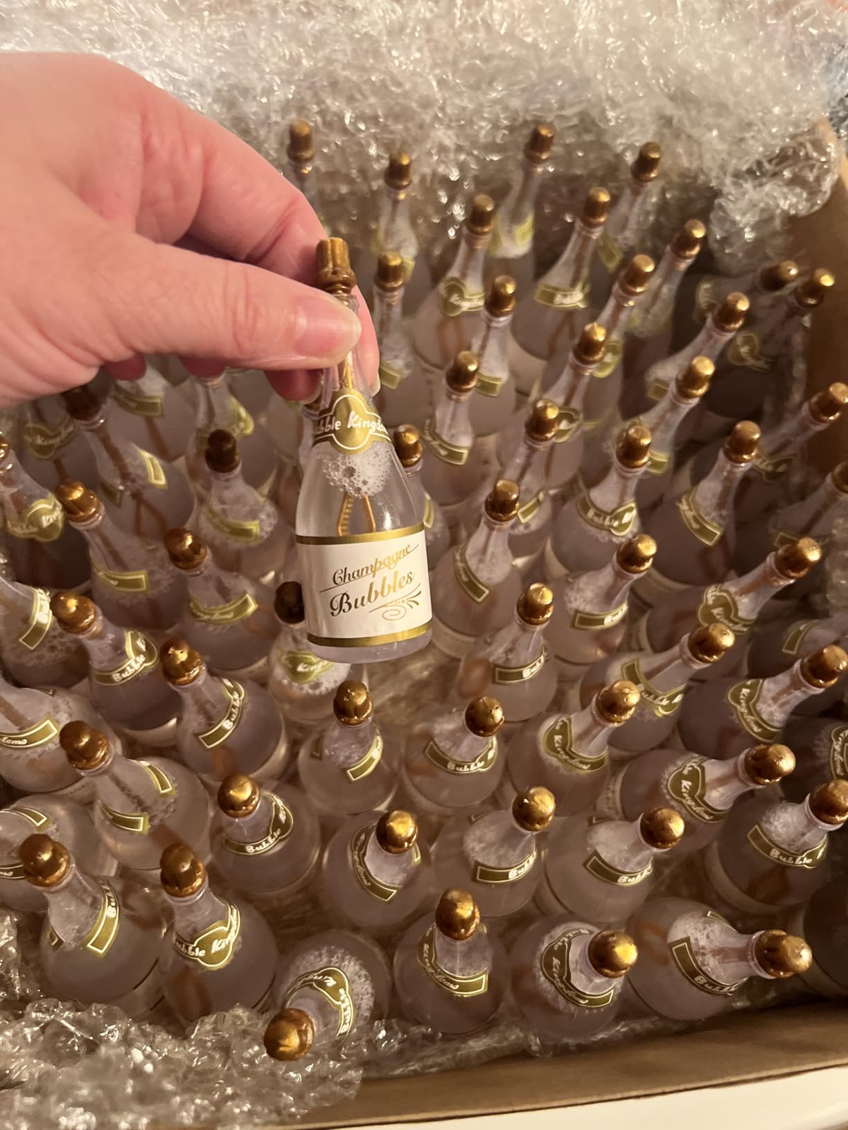 Shappy 100 Pcs Wedding Bubble Bulk Wedding Party Favors Bubble Wand for Guests Send Off for Bridal Shower Anniversaries Celebration Goody Bag Stuffers Filler(72 Pcs,Champagne) customer photo 1