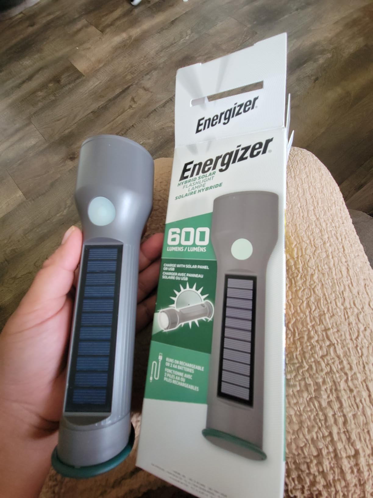 Energizer S-600 LED Flashlight Rechargeable Solar and AA Battery Power Options, Super Bright IPX4 Water Resistant Flashlights High Lumens for Emergencies, Outdoors, DIY customer photo 1