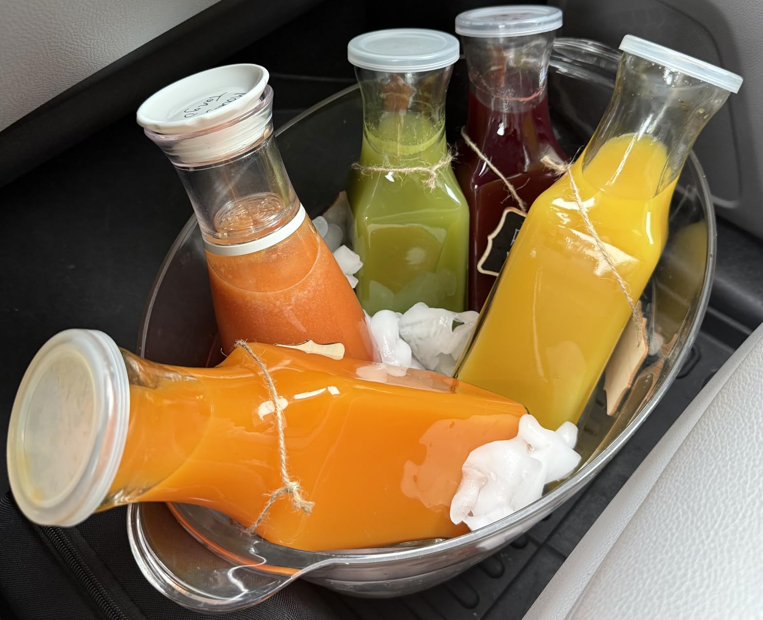 Set of 4 Square Glass Carafe with Lid, 1 Liter Clear Glass Pitcher, Beverage Serveware Carafe for Mimosa Bar, Brunch, Cold Water, Juice, Milk, Iced Tea, Lemonade customer photo 2