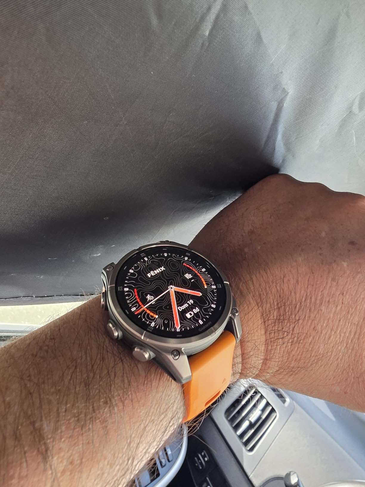 Garmin fenix 8, Sapphire, 47mm, Titanium, Spark Orange/Graphite | Premium Multisport Smartwatch, AMOLED Display, GPS, Built-In Flashlight, Dive-Rated, Built-In Speakers & Mic customer photo 2