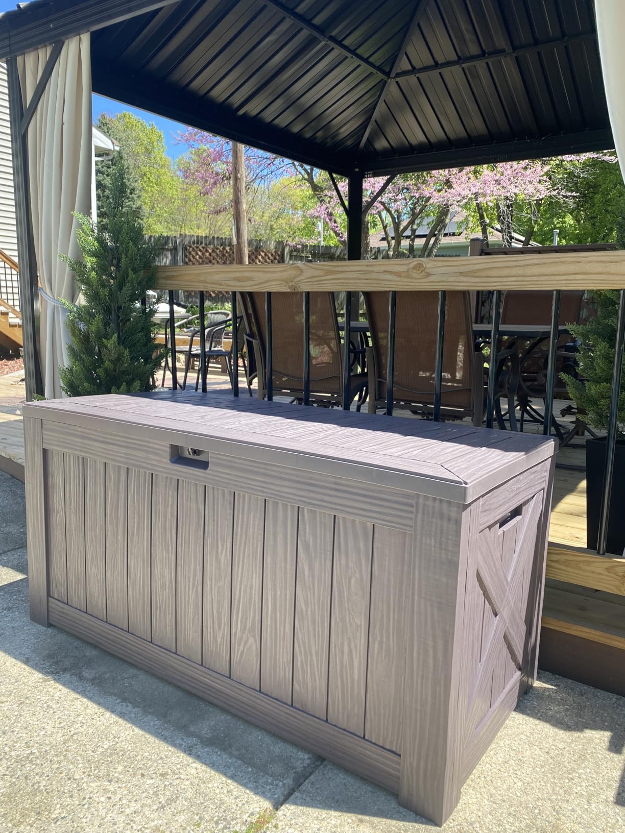 Devoko 120 Gallon Deck Box Resin Outdoor Storage Box Waterproof for Patio, Large Outdoor Storage Bench Lockable for Outside (Black) customer photo 1