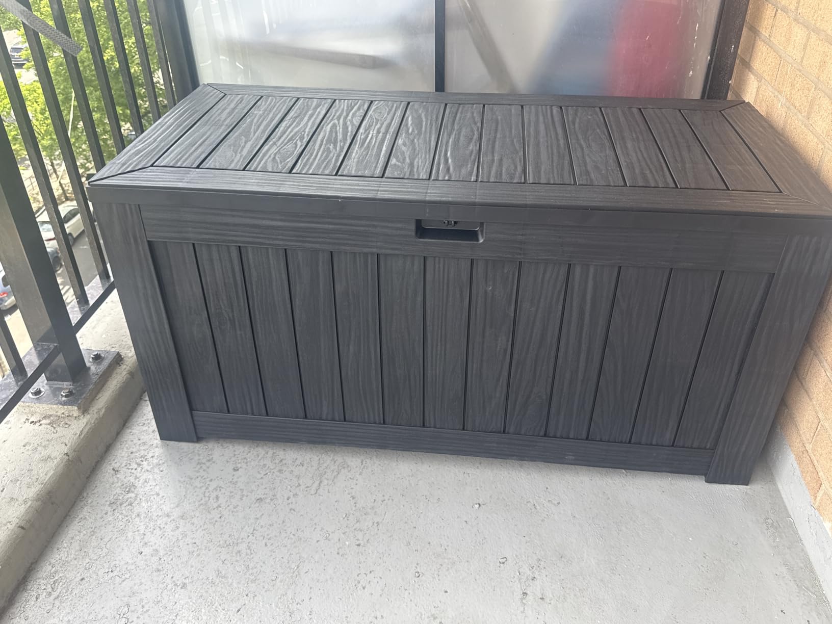 Devoko 120 Gallon Deck Box Resin Outdoor Storage Box Waterproof for Patio, Large Outdoor Storage Bench Lockable for Outside (Black) customer photo 2
