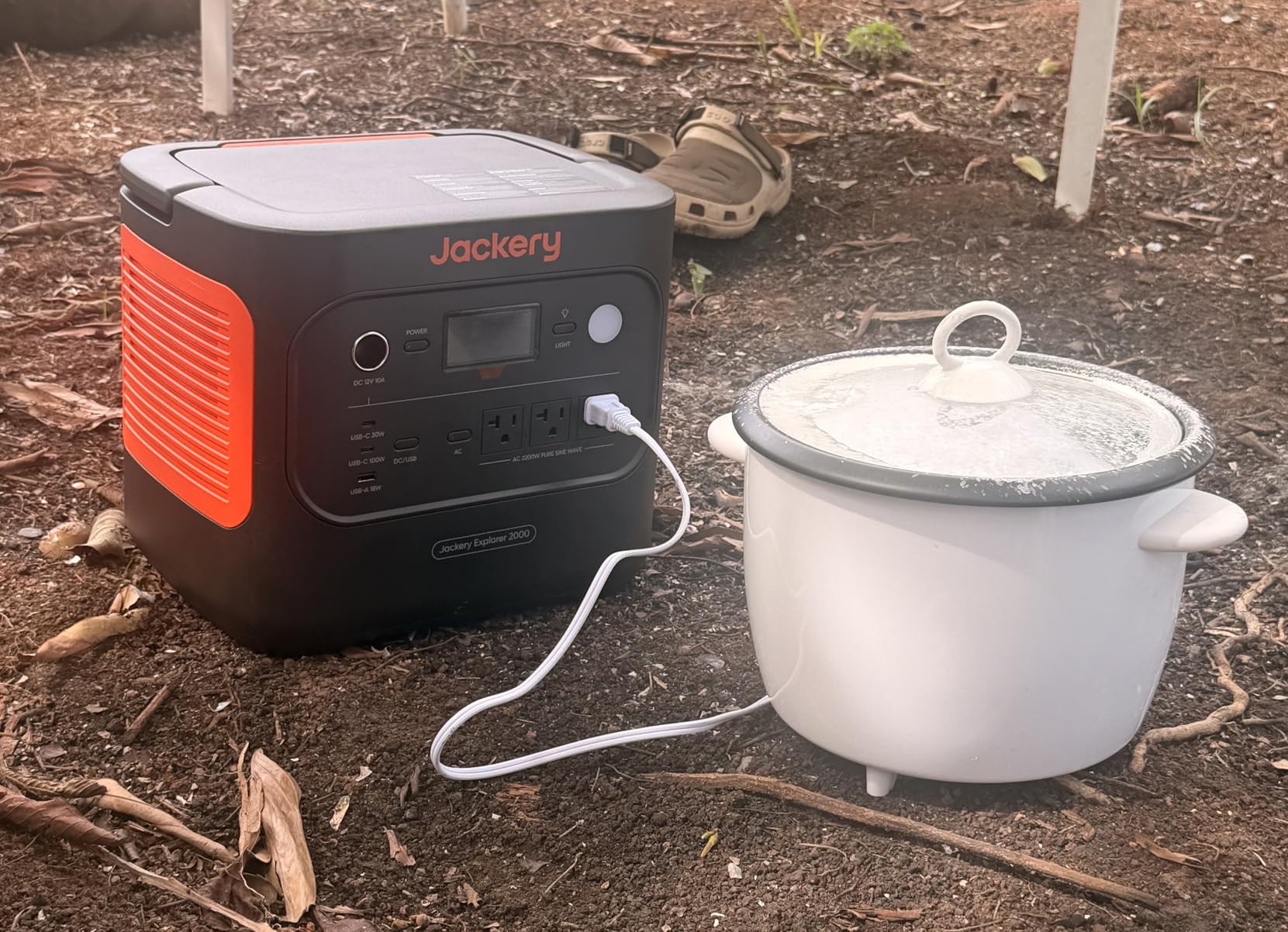 Jackery Explorer 2000 v2 Portable Power Station, 2042Wh LiFePO4 Home Backup Battery, 2200W Solar Generator, USB-C PD 100W Fast Charging for Emergencies, Power Outages, Camping (Solar Panel Optional) customer photo 1