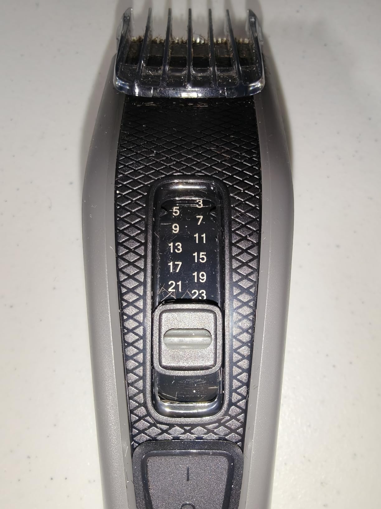 Philips Hair Clipper 7000 Series, Hair and Beard Trimmer, Precision Dial, PowerAdapt Sensor, Trim-and-Flow, DualCut, DuraPower, 28 Length Settings, 90 Min. Runtime, Model HC7650/40 customer photo 2