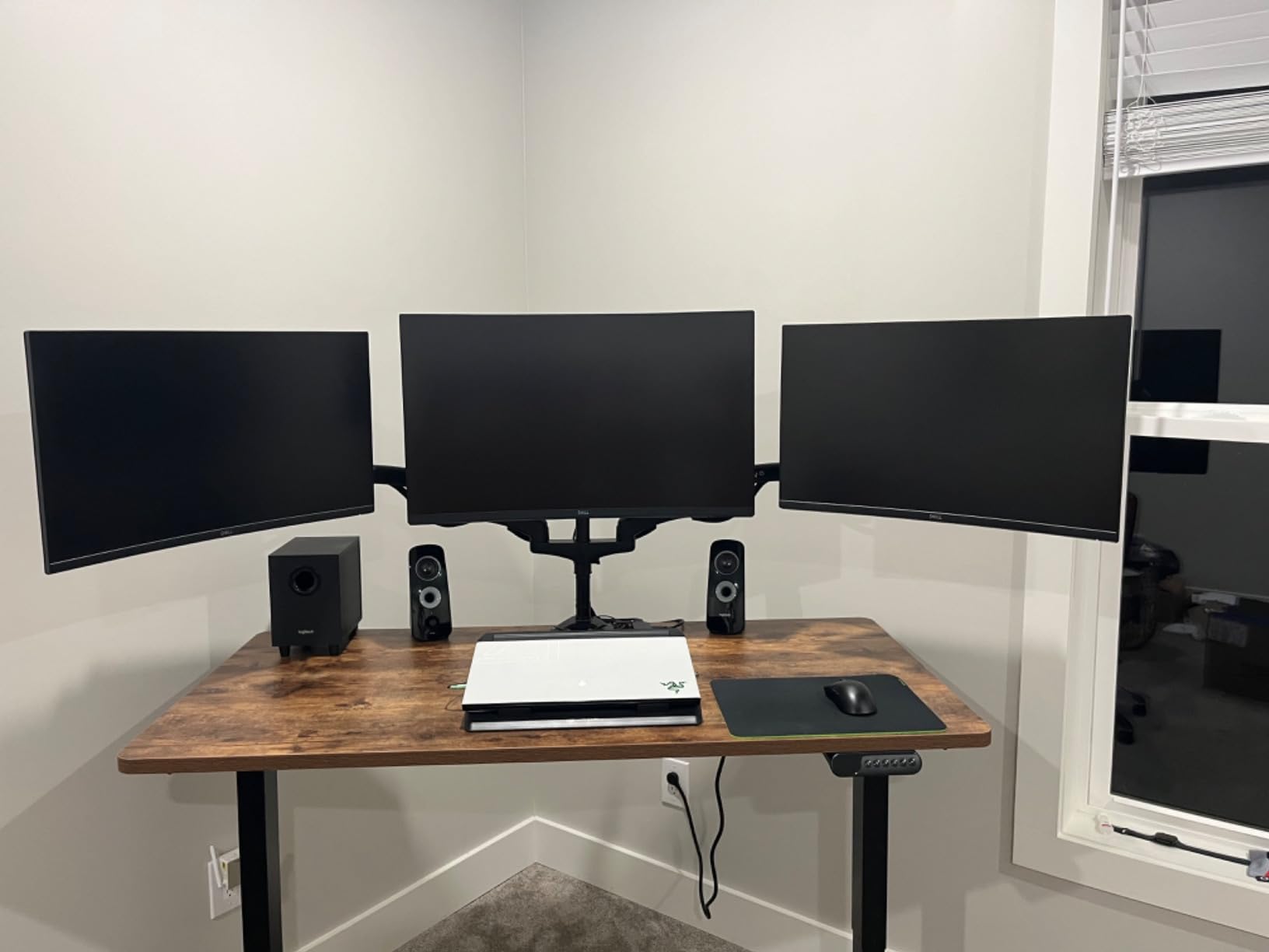 FLEXISPOT E6 3-Stage Dual Motor Electric Standing Desk 55 x 28 Sit Stand Up Desk, Holds 220 lbs, Adjustable Height w/Memory Presets, One-Piece Brown Wood Grain Desktop & Black Frame, Ships in 2 Boxes customer photo 1